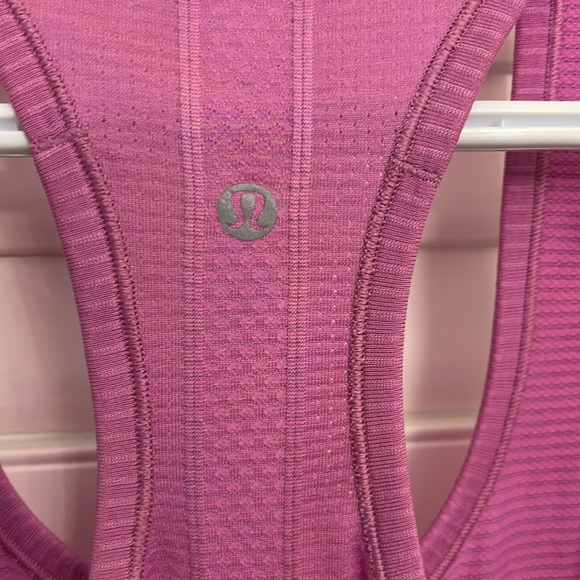 Pink tank small pull on front. Size 10 I think. No longer has tag - Picture 3 of 4